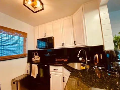 325 Ocean Drive Miami Beach FL 33139