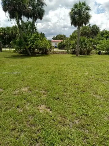 1326 Red Barn Road Moore Haven FL 33471