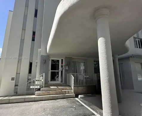 3700 Collins Avenue Miami Beach FL 33140