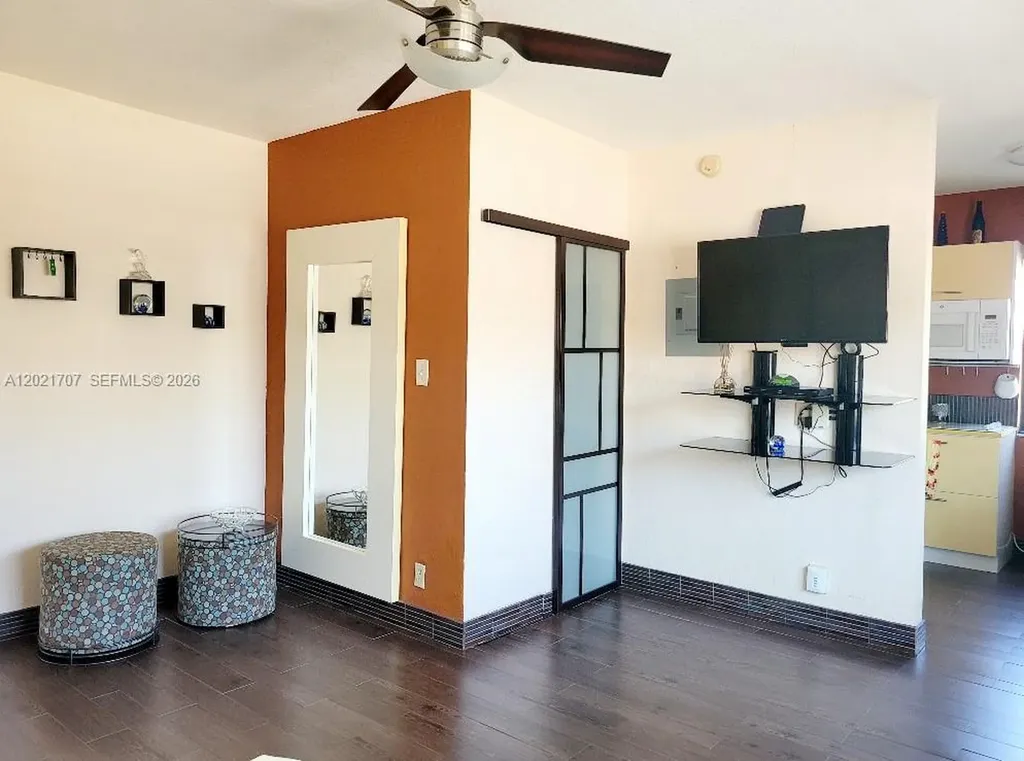 322 Harding Street Hollywood FL 33019