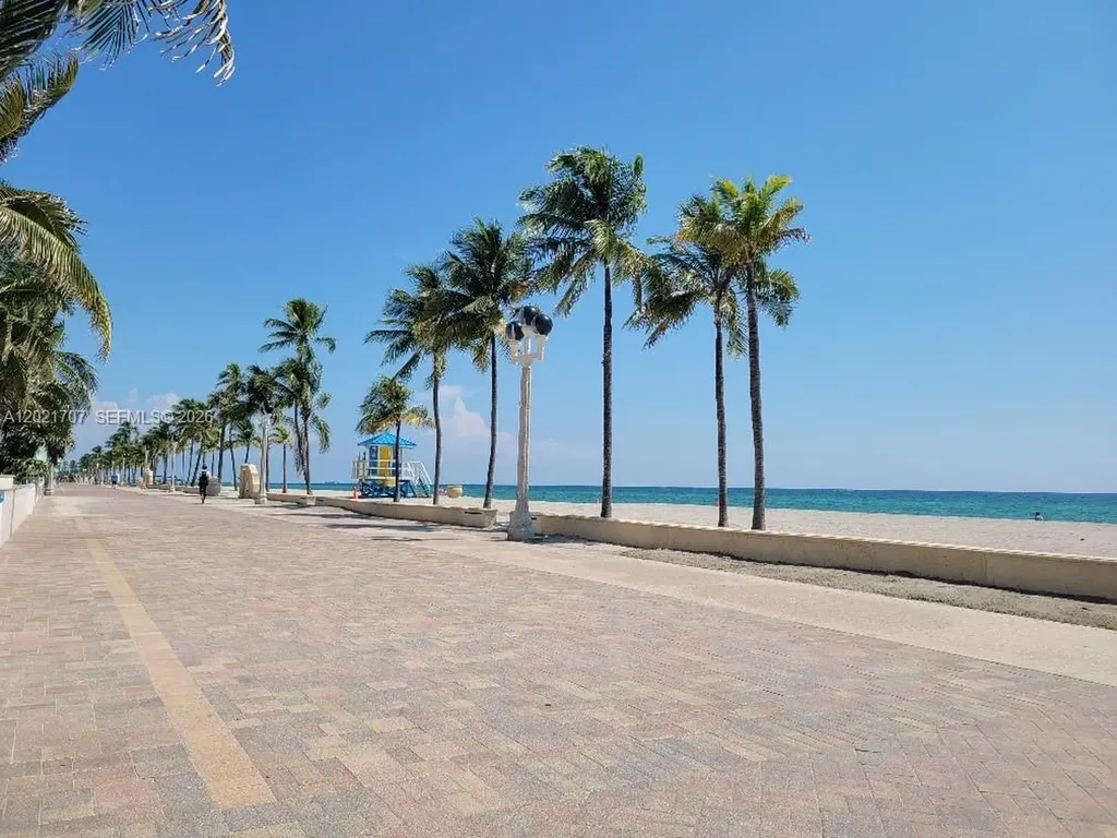 322 Harding Street Hollywood FL 33019