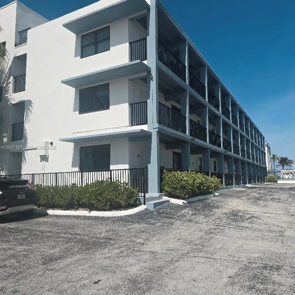 322 Harding Street Hollywood FL 33019