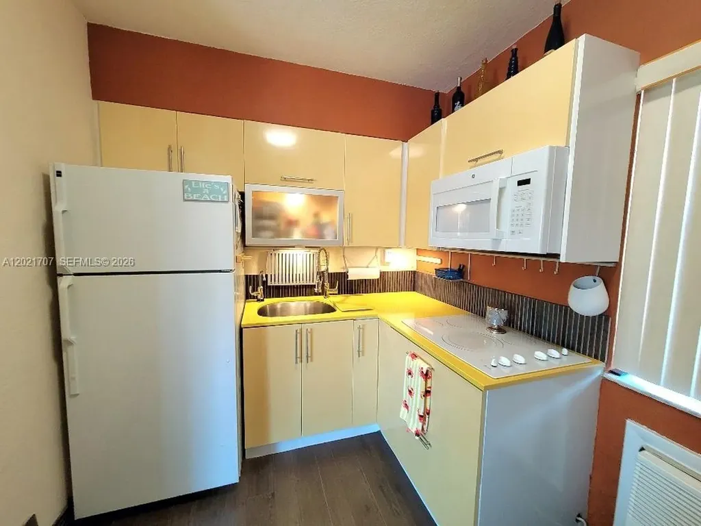 322 Harding Street Hollywood FL 33019