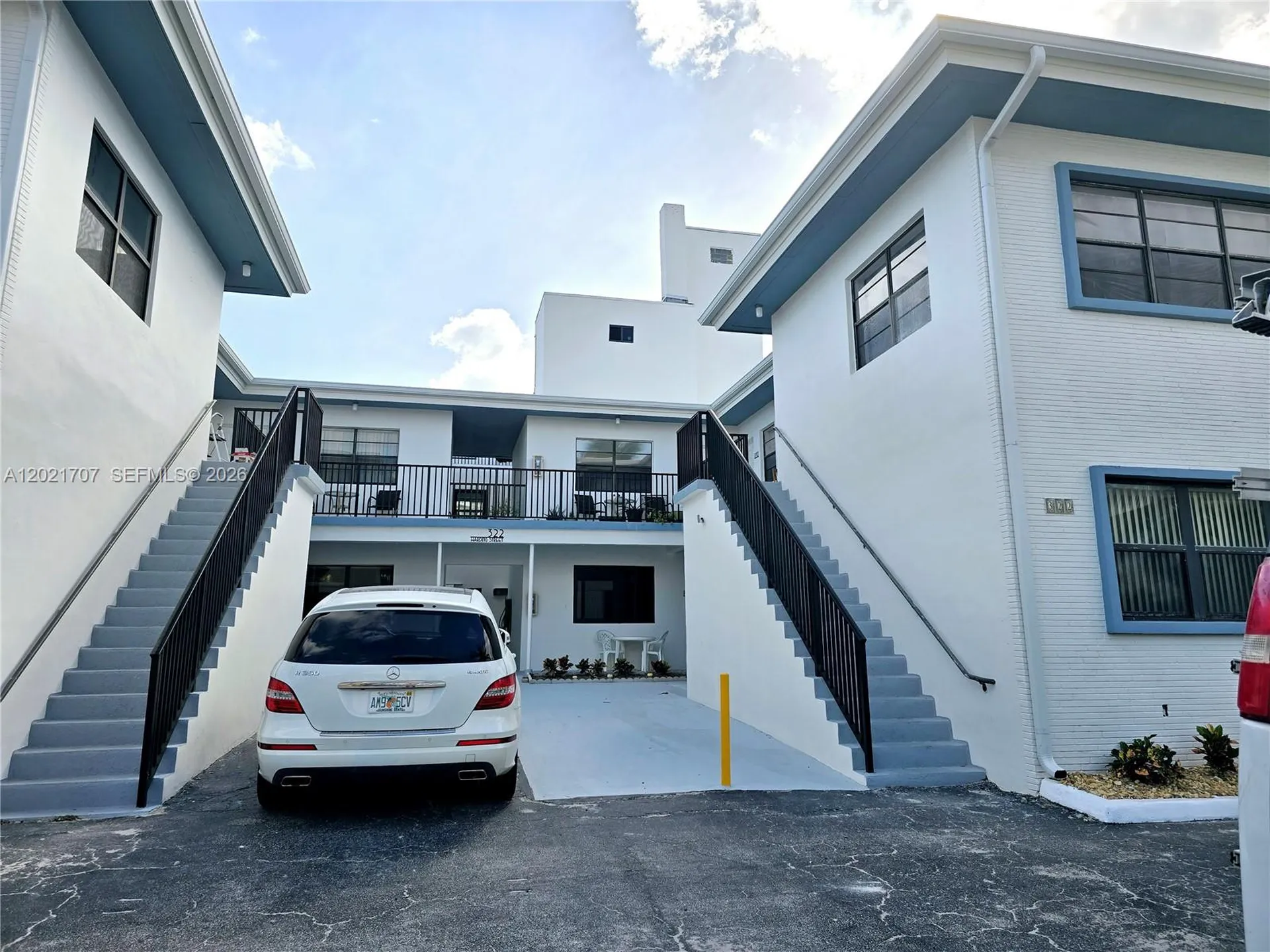 322 Harding Street Hollywood FL 33019