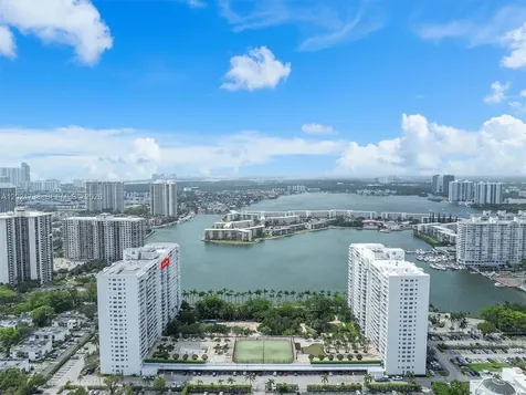 2851 NE 183rd Street Aventura FL 33160