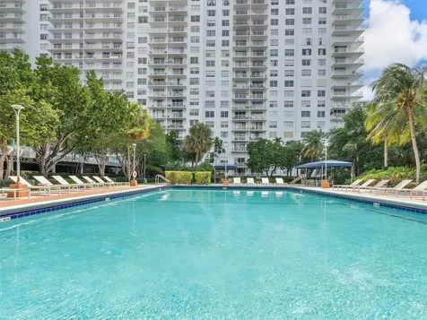 2851 NE 183rd Street Aventura FL 33160