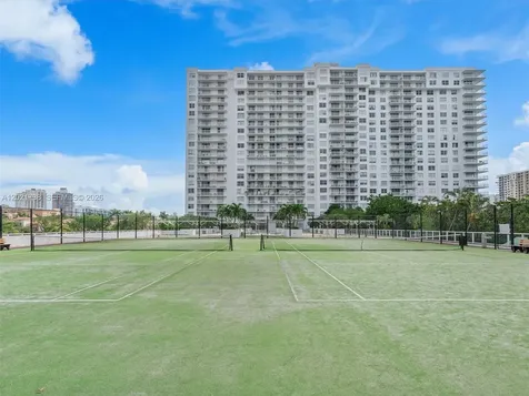 2851 NE 183rd Street Aventura FL 33160