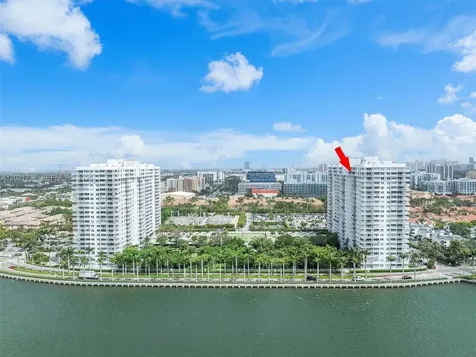 2851 NE 183rd Street Aventura FL 33160