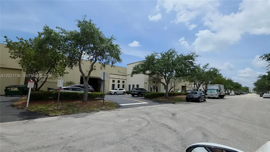 10420 NW 37th Terrace Doral FL 33178