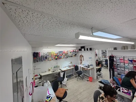 10420 NW 37th Terrace Doral FL 33178