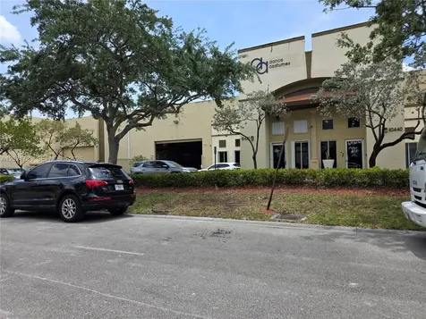 10420 NW 37th Terrace Doral FL 33178