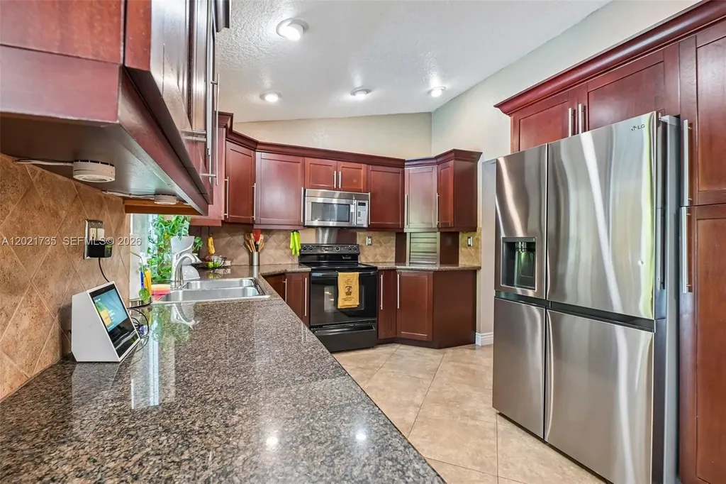 483 NW 107th Avenue Coral Springs FL 33071