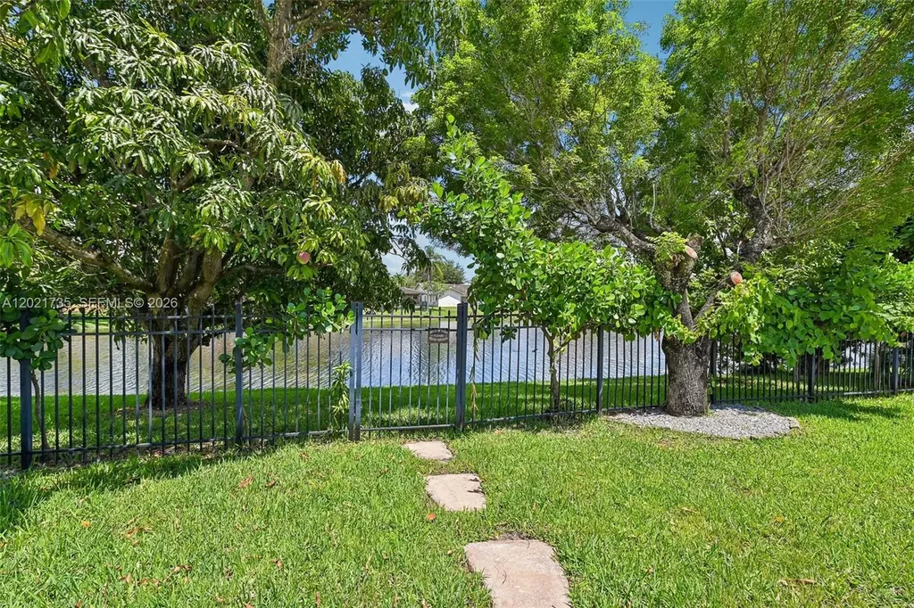483 NW 107th Avenue Coral Springs FL 33071