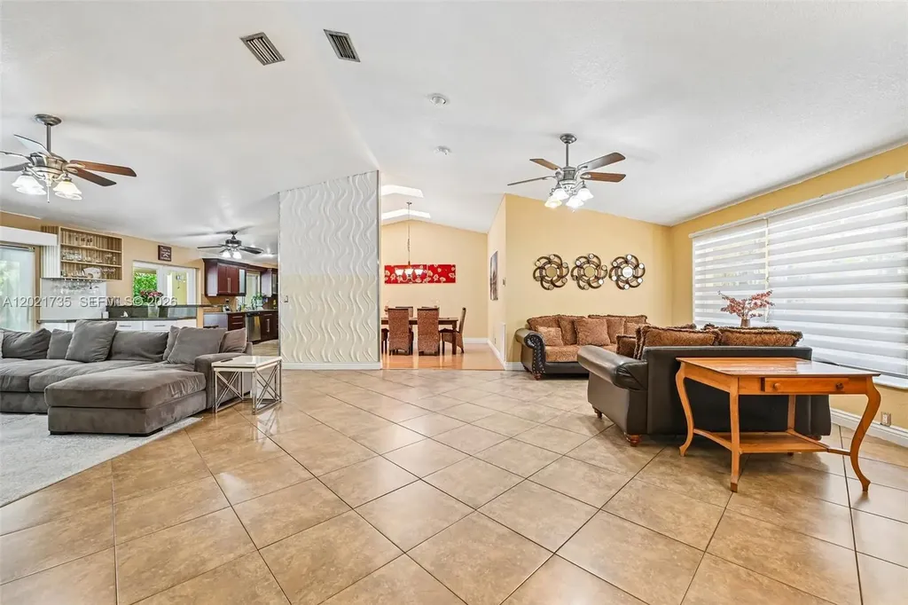 483 NW 107th Avenue Coral Springs FL 33071
