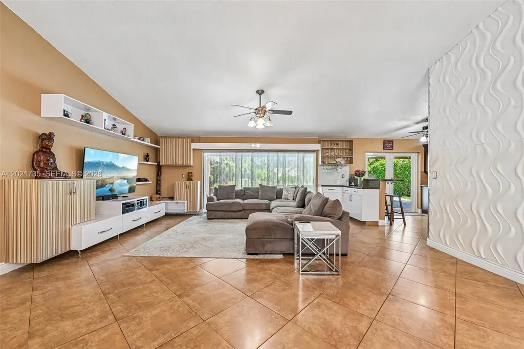 483 NW 107th Avenue Coral Springs FL 33071