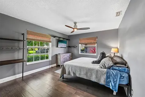 483 NW 107th Avenue Coral Springs FL 33071