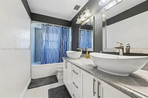 483 NW 107th Avenue Coral Springs FL 33071