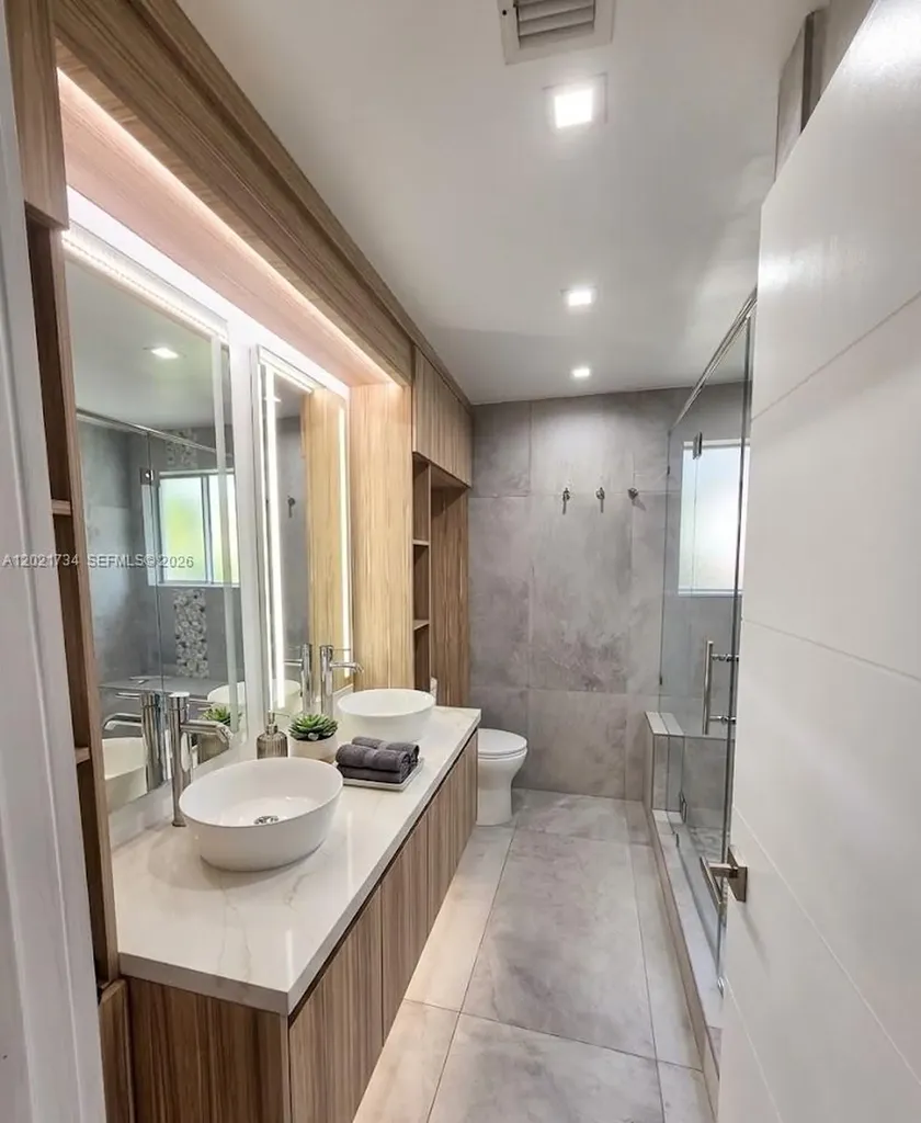 2908 N 36th Avenue Hollywood FL 33021