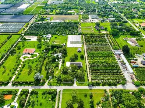 24545 SW 192nd Avenue Homestead FL 33031