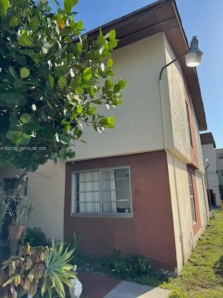 11 SW 109th Avenue Sweetwater FL 33174