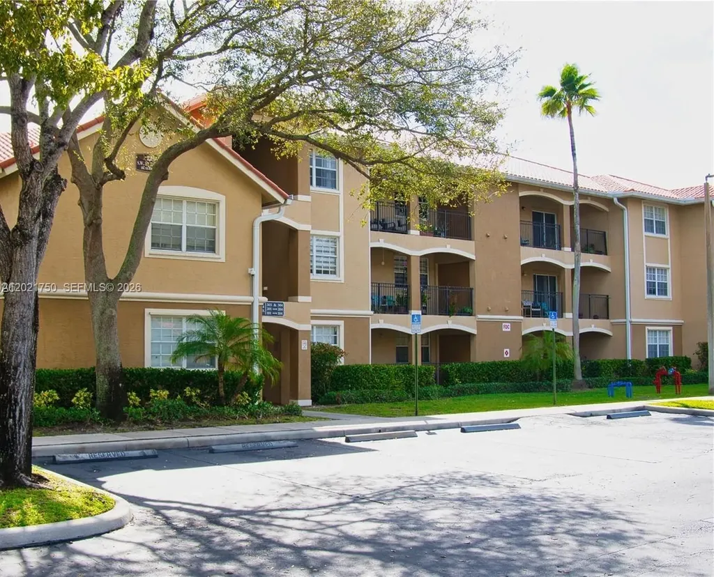 215 SW 117th Terrace Pembroke Pines FL 33025