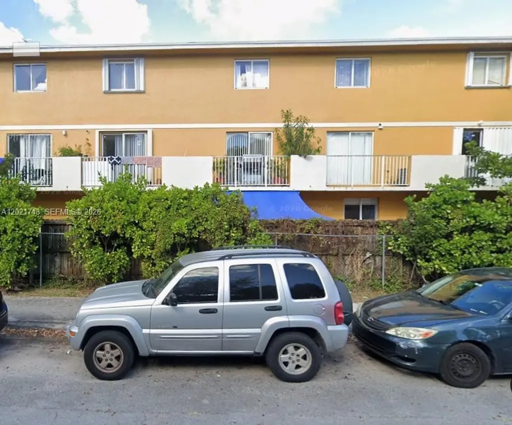 2145 NW 19th Terrace Miami FL 33125