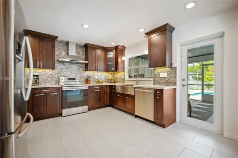 1183 Robin Avenue Miami Springs FL 33166