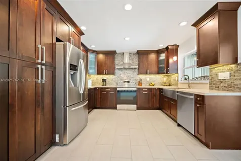 1183 Robin Avenue Miami Springs FL 33166