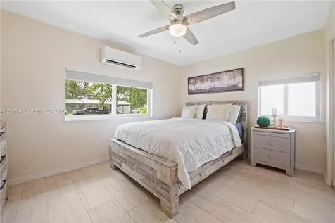 1183 Robin Avenue Miami Springs FL 33166