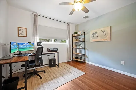 1183 Robin Avenue Miami Springs FL 33166