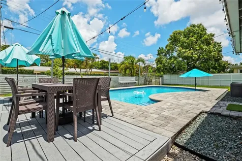 1183 Robin Avenue Miami Springs FL 33166