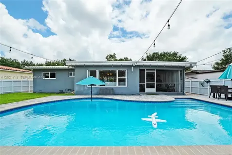 1183 Robin Avenue Miami Springs FL 33166