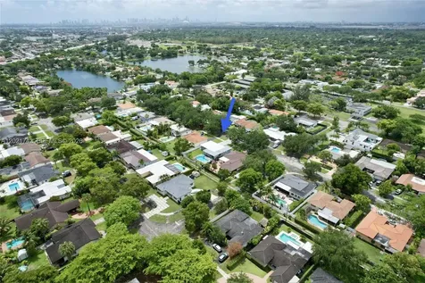 1183 Robin Avenue Miami Springs FL 33166