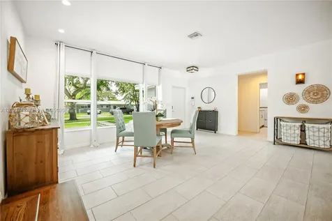 1183 Robin Avenue Miami Springs FL 33166