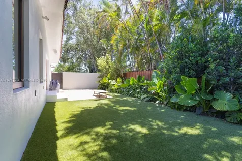 1701 SW 23rd Terrace Miami FL 33145