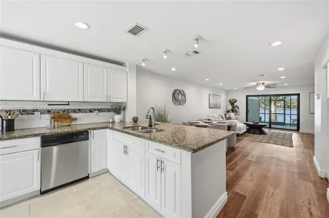 1257 NW 98th Terrace Pembroke Pines FL 33024
