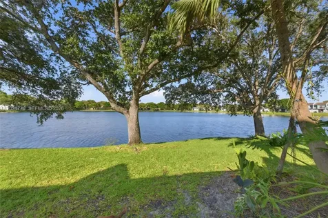 1257 NW 98th Terrace Pembroke Pines FL 33024
