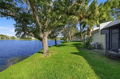 1257 NW 98th Terrace Pembroke Pines FL 33024