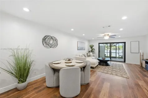 1257 NW 98th Terrace Pembroke Pines FL 33024