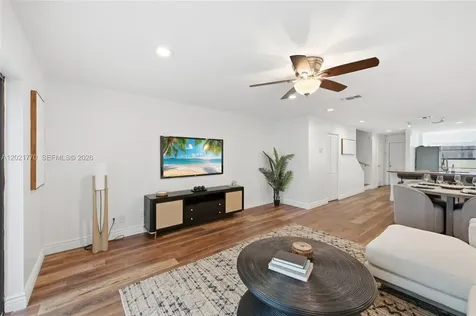1257 NW 98th Terrace Pembroke Pines FL 33024