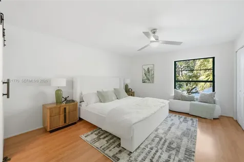 1257 NW 98th Terrace Pembroke Pines FL 33024
