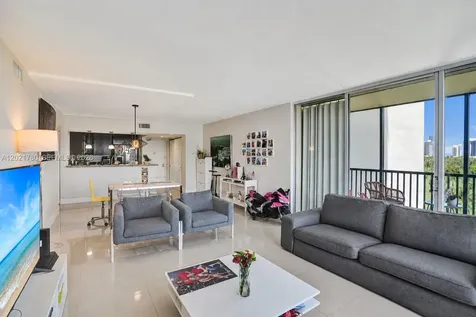 20335 W Country Club Drive Aventura FL 33180