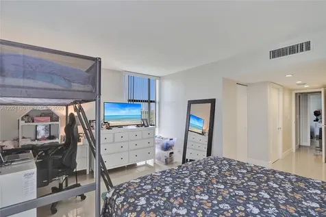20335 W Country Club Drive Aventura FL 33180