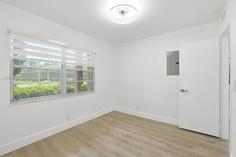 300 SW 130th Terrace Pembroke Pines FL 33027
