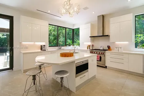 4760 SW 76th Terrace Miami FL 33143