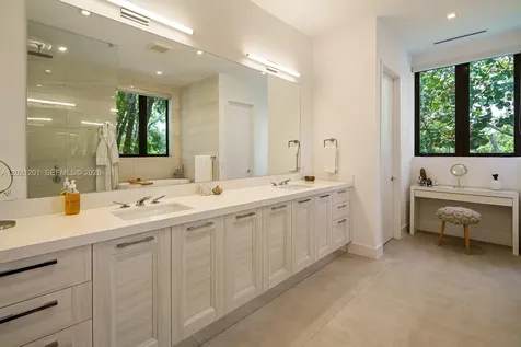 4760 SW 76th Terrace Miami FL 33143