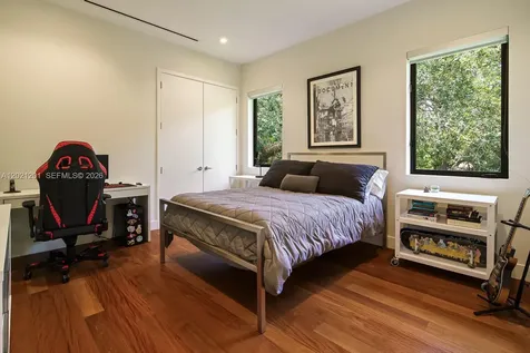 4760 SW 76th Terrace Miami FL 33143