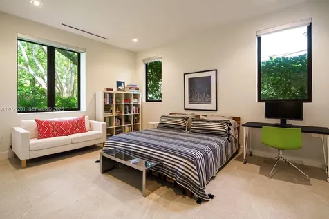 4760 SW 76th Terrace Miami FL 33143