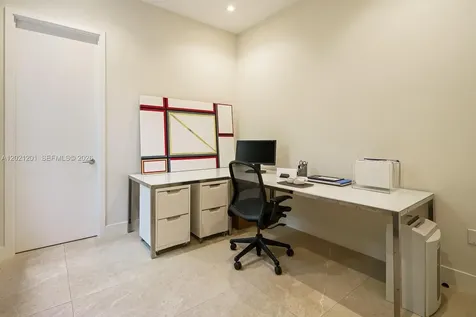 4760 SW 76th Terrace Miami FL 33143