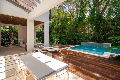 4760 SW 76th Terrace Miami FL 33143